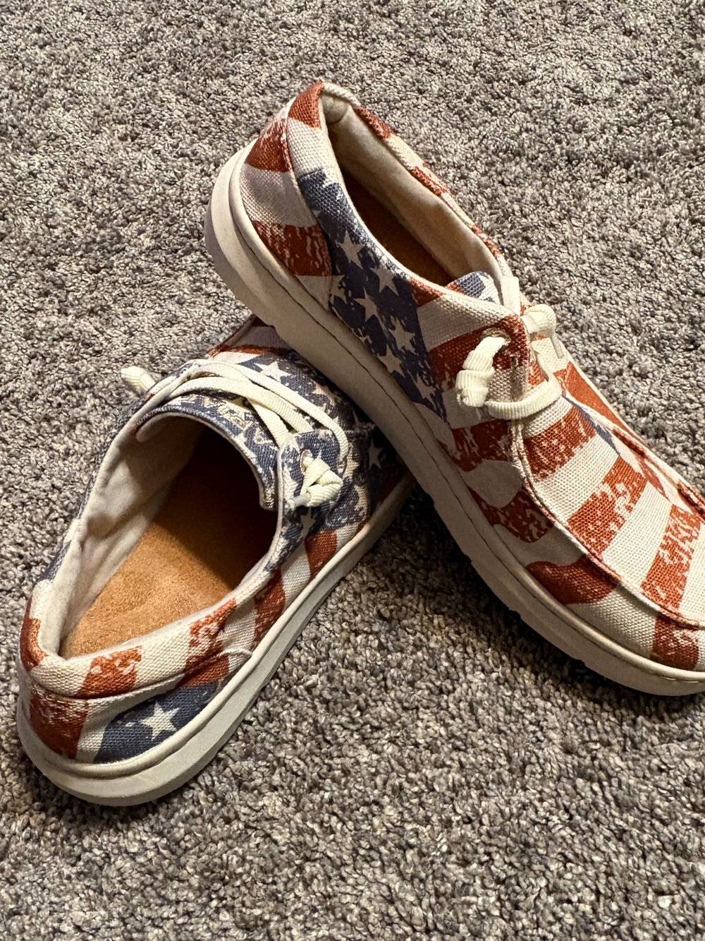 Ariat canvas slip on shoe Women's 8.5 loafers distressed American flag NWT